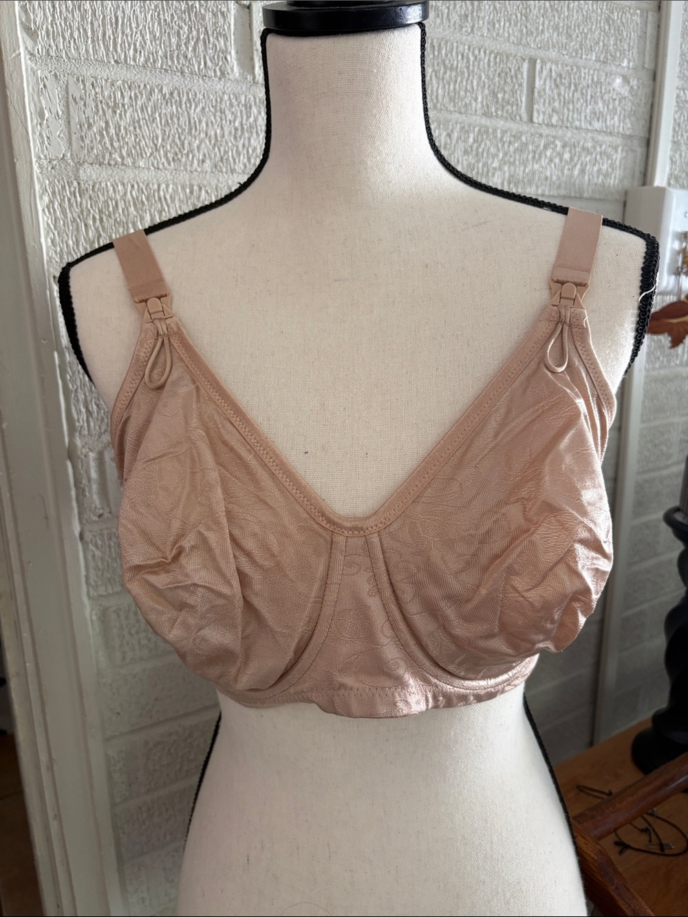 Anita Nursing Bra Nude Jacquard #5035 Maternity Bra Size 40E EUC
